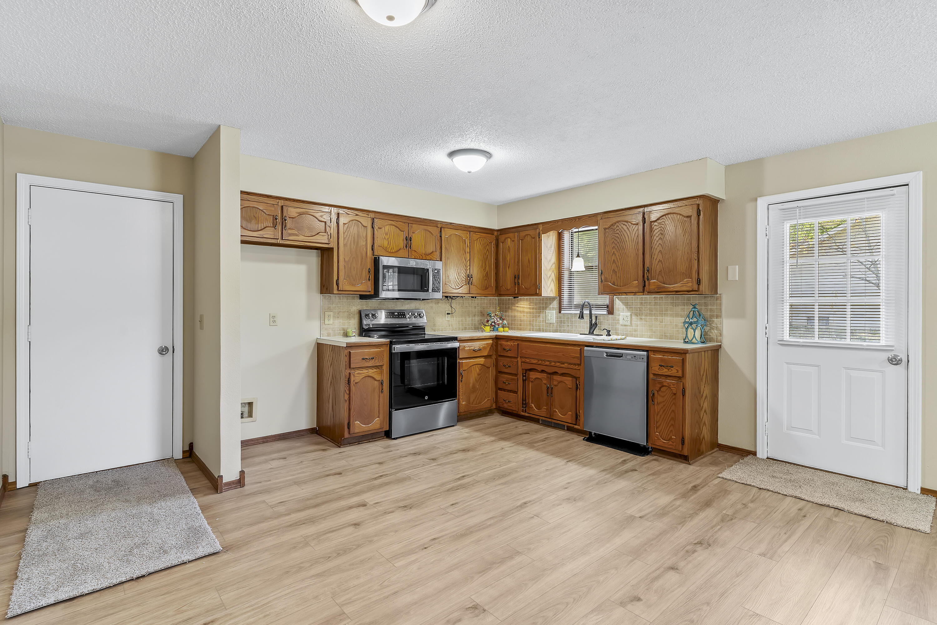 Photo 9 - Residential for sale – 400 E Elm Street  Nixa, MO