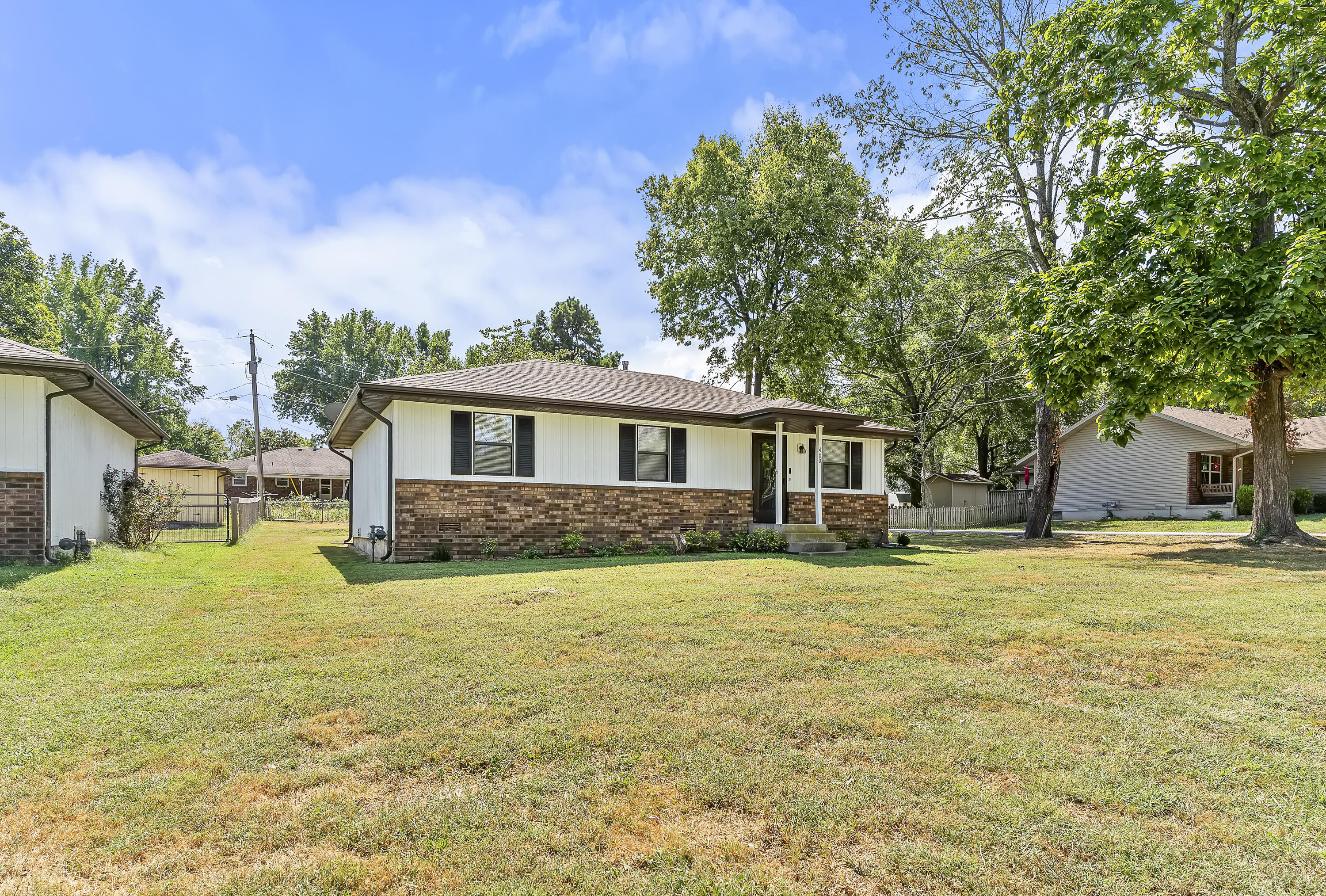 Photo 3 - Residential for sale – 400 E Elm Street  Nixa, MO