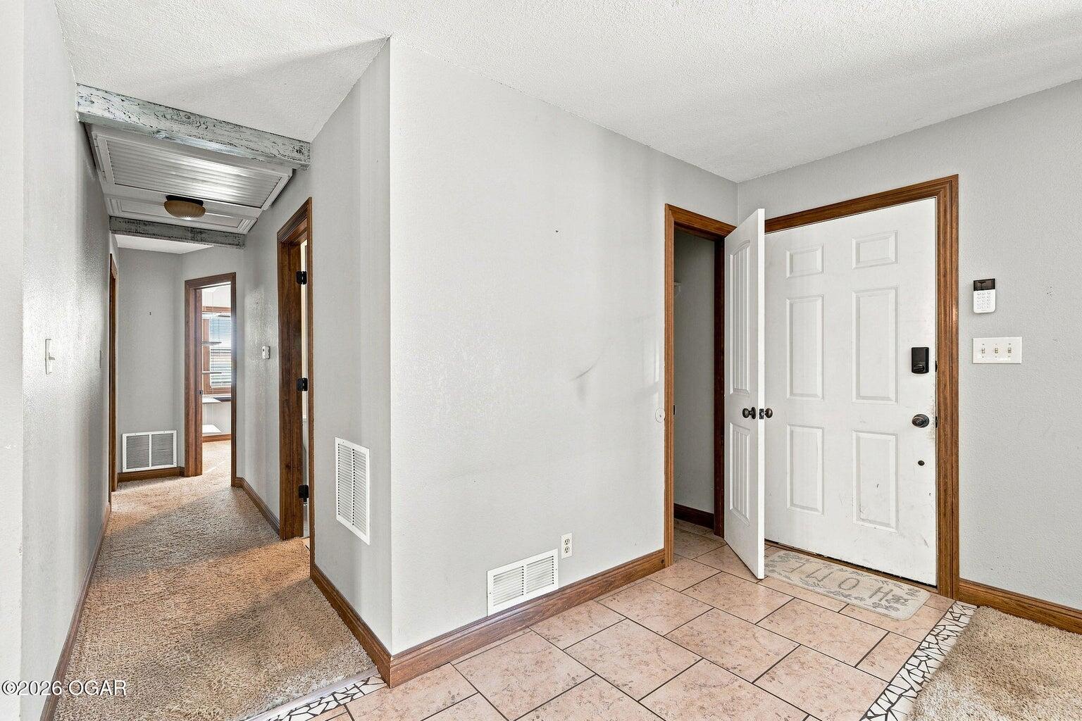 Photo 4 - Residential for sale – 104 W South Street  Neosho, MO