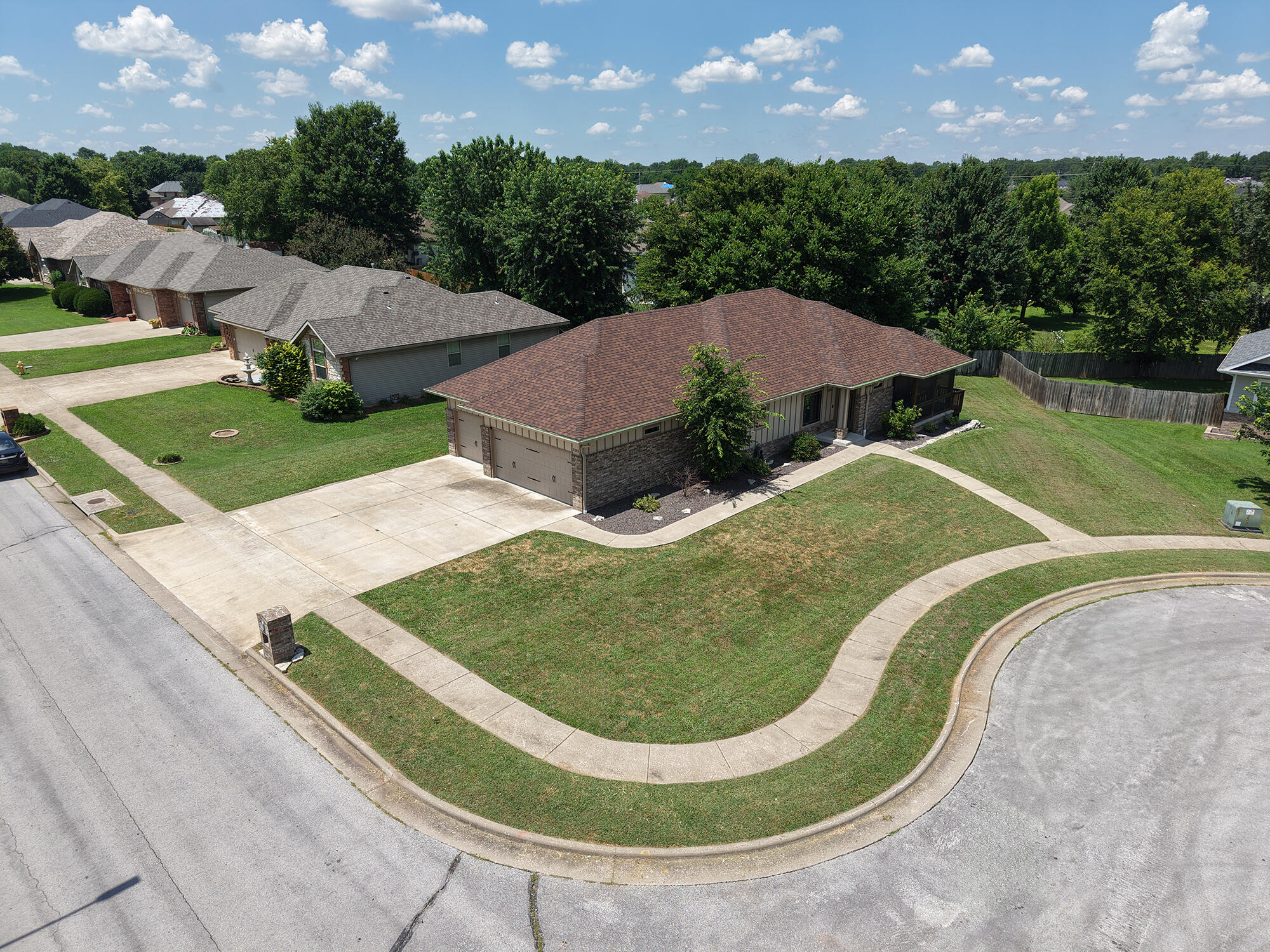 Photo 2 - Residential for sale – 3193 W Grandview Street  Springfield, MO