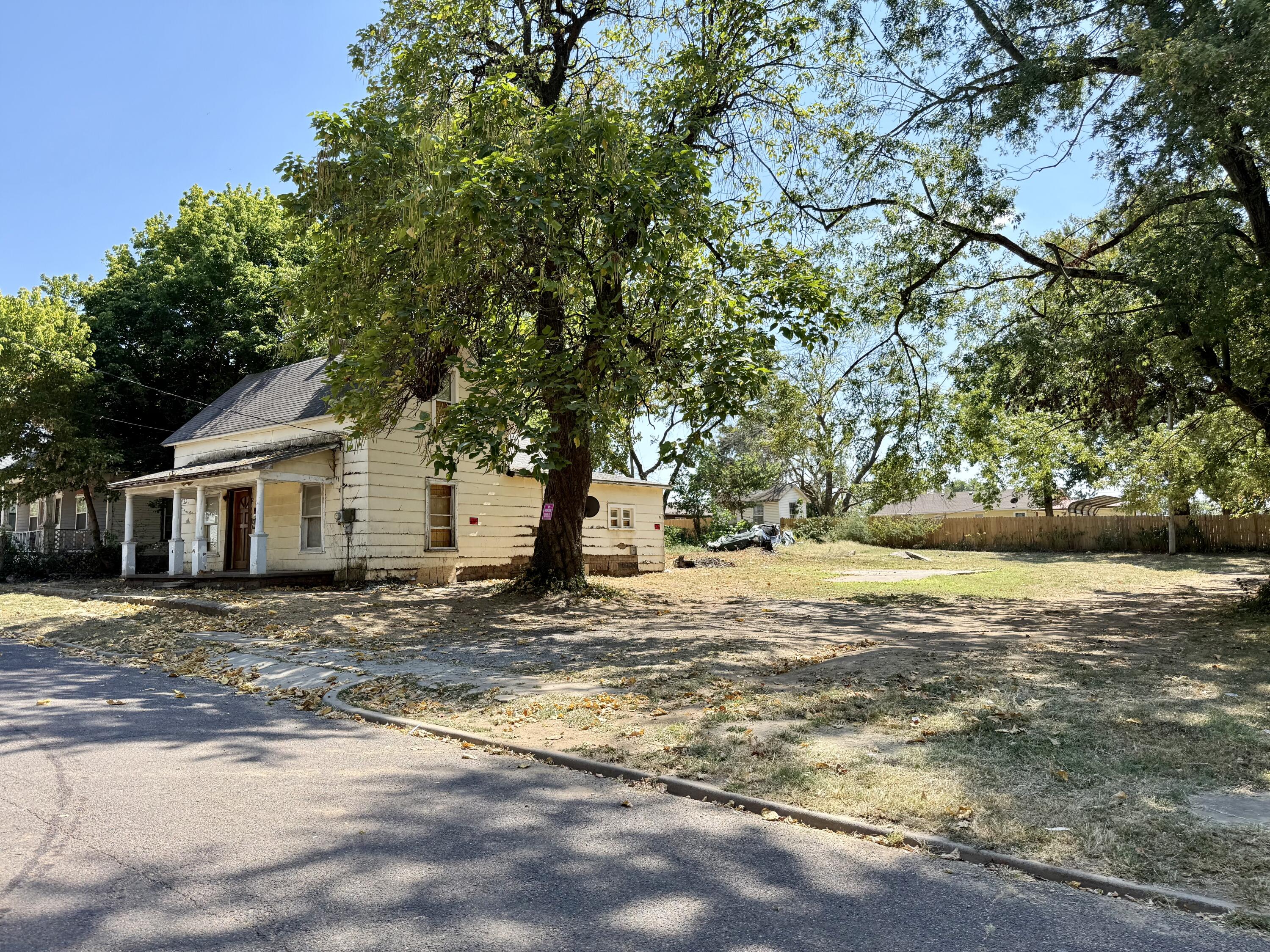 Photo 3 - Residential for sale – 213  Pearl Street  Monett, MO