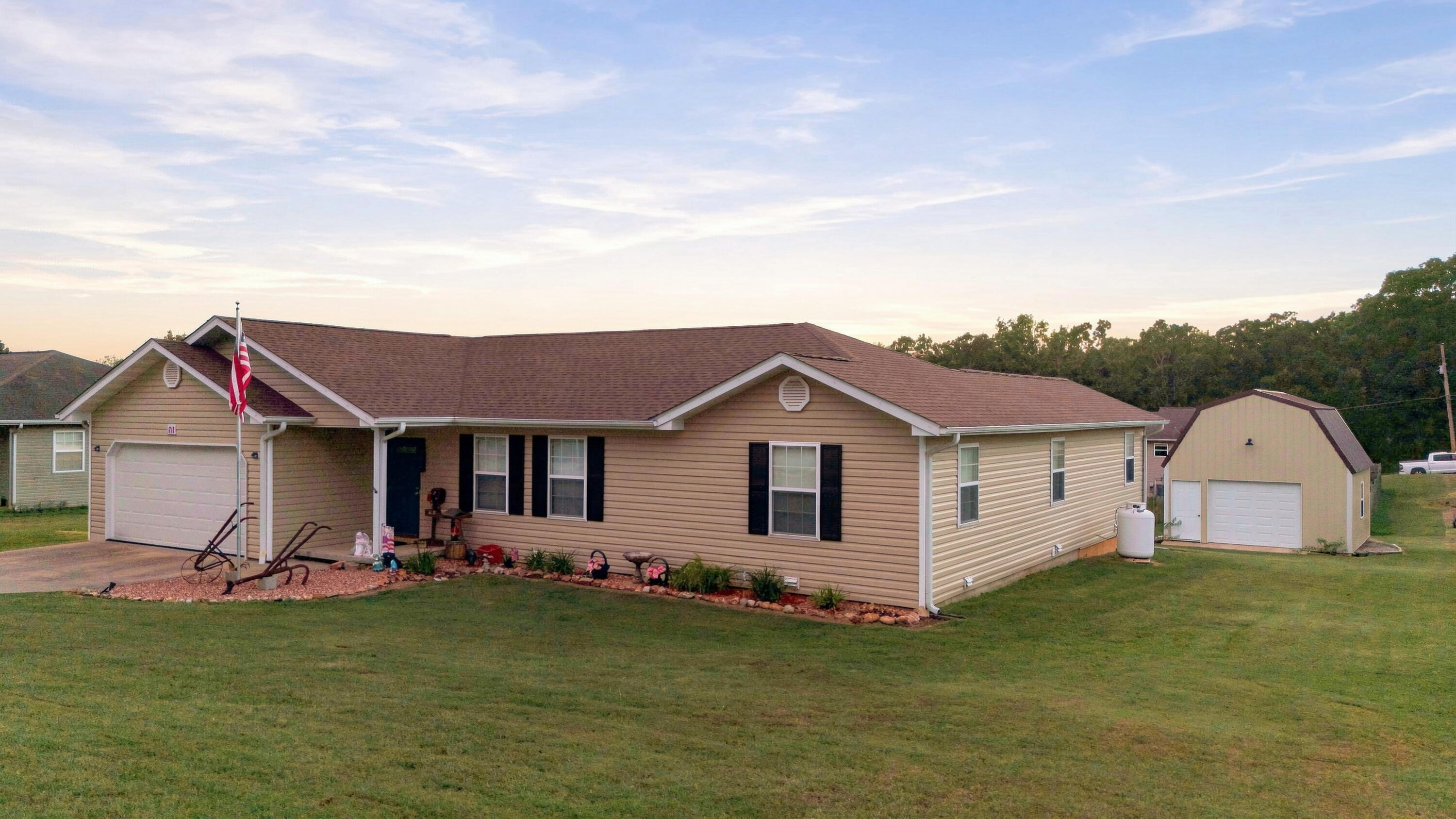 Photo 3 - Residential for sale – 711  Olive Street  West Plains, MO