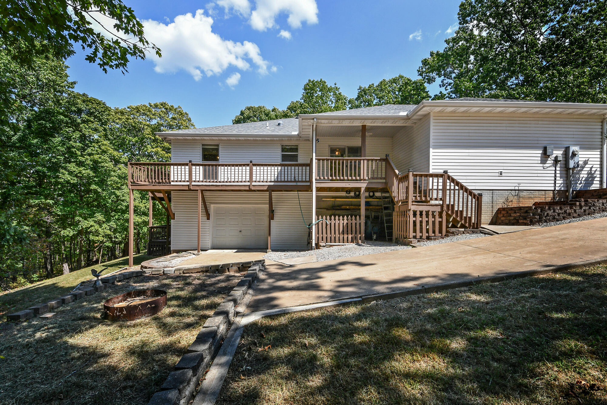 Photo 3 - Residential for sale – 215  Queensberry Road  Branson West, MO