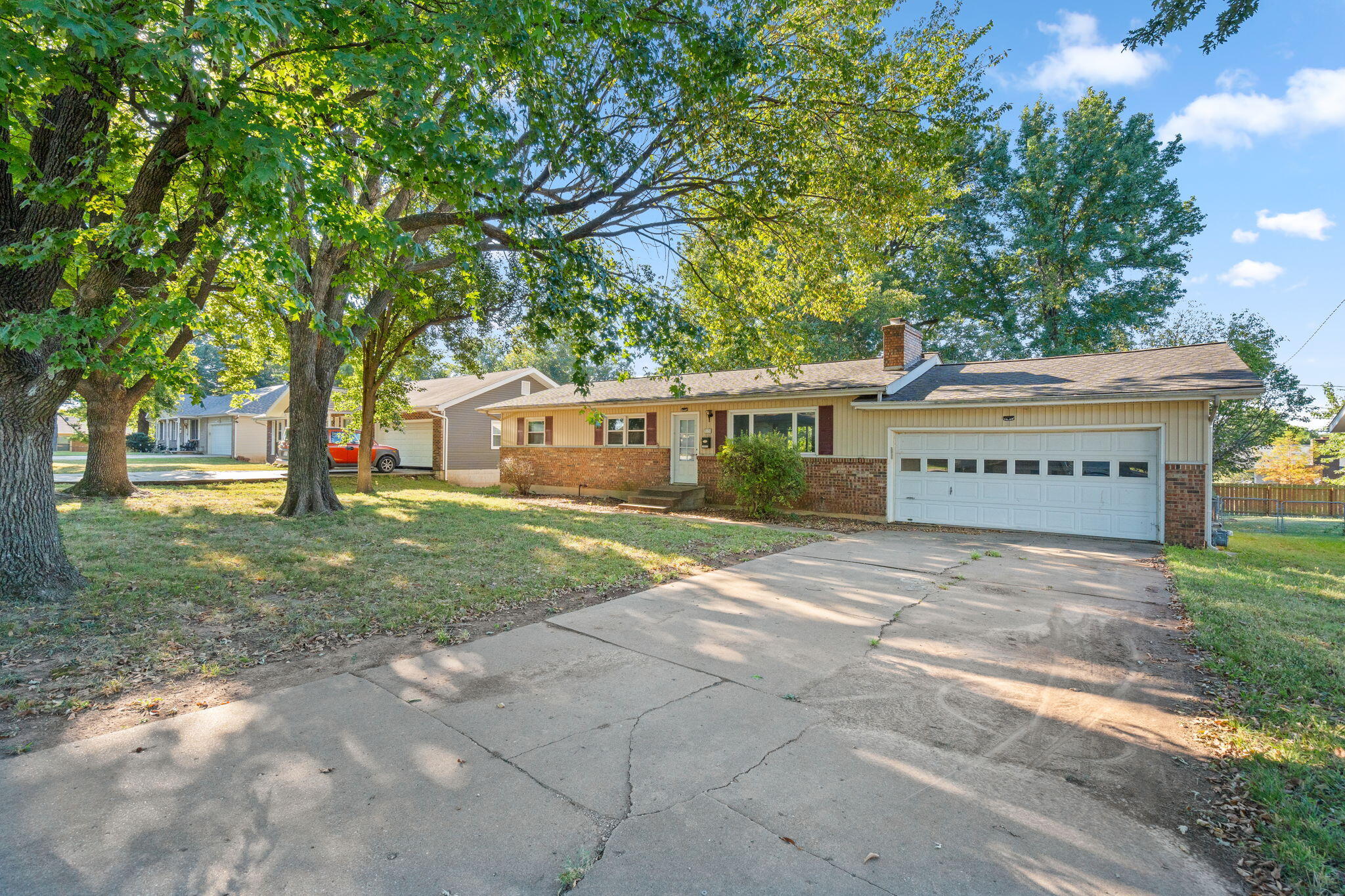 Photo 3 - Residential for sale – 3138 W Crestview Street  Springfield, MO