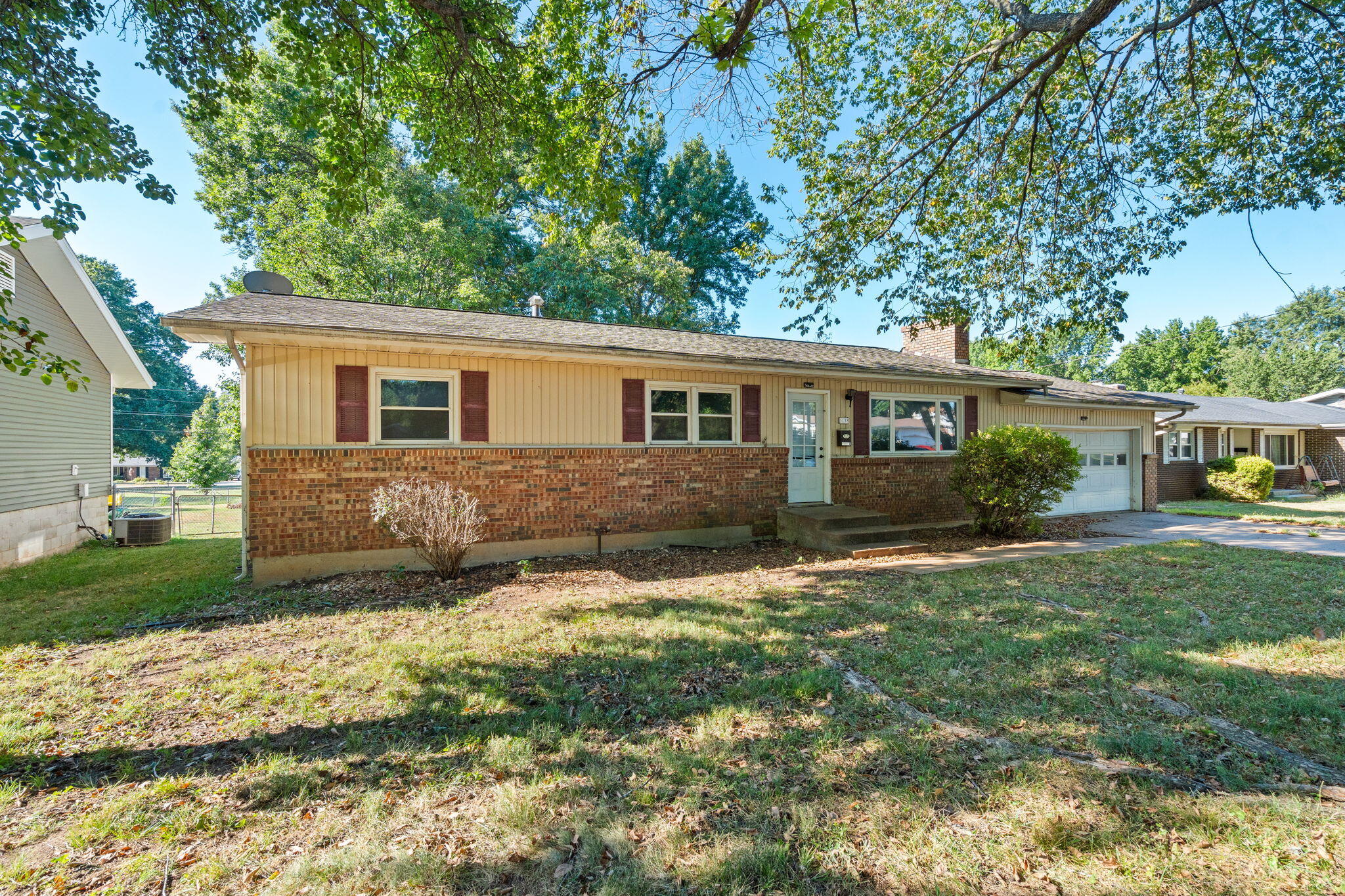 Photo 2 - Residential for sale – 3138 W Crestview Street  Springfield, MO