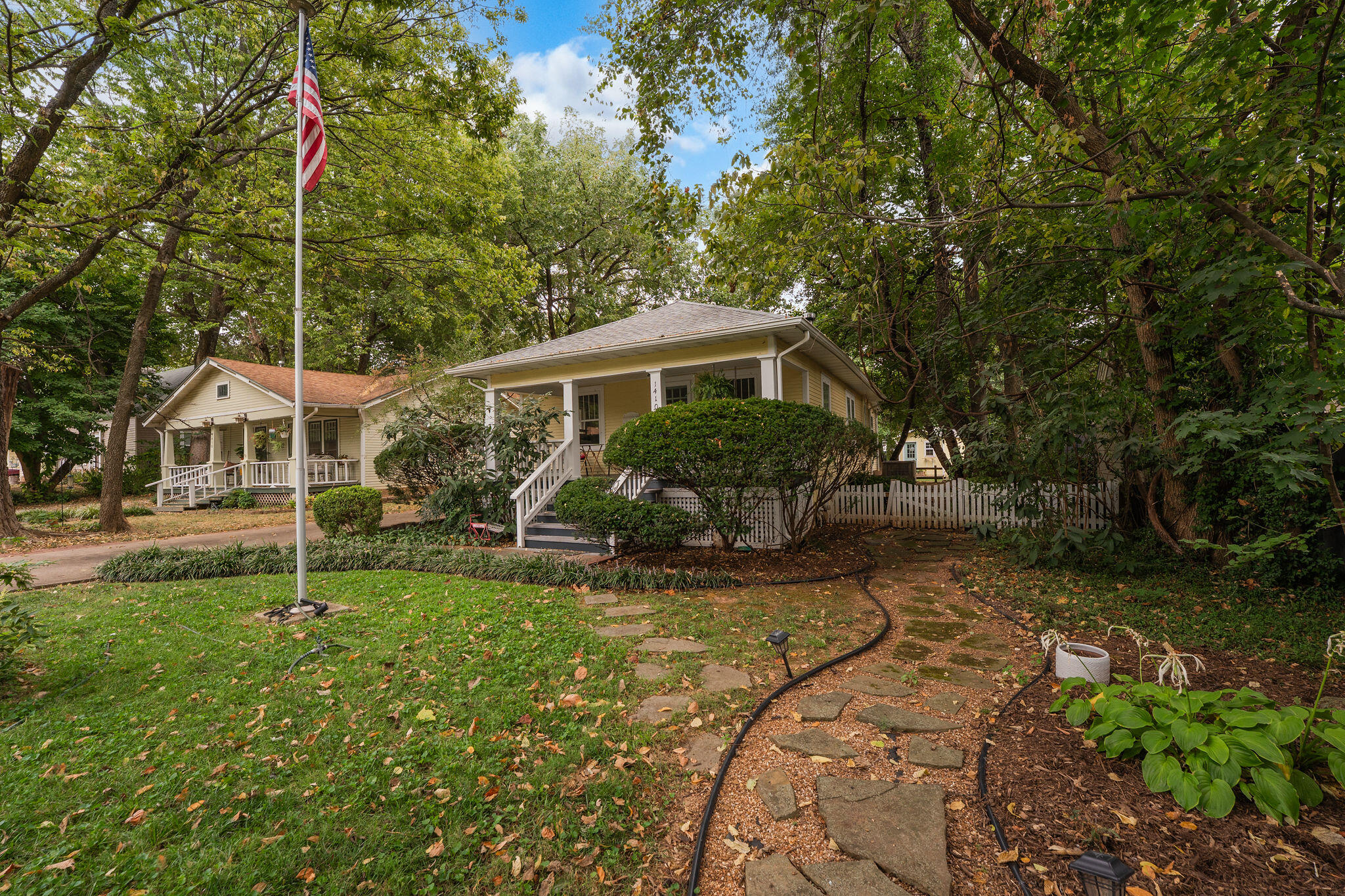 Photo 4 - Residential for sale – 1410 E Stanford Street  Springfield, MO