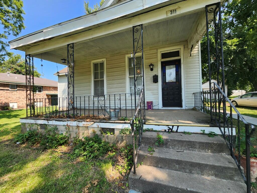 Photo 3 - Residential for sale – 311 E Franklin Street  Clinton, MO
