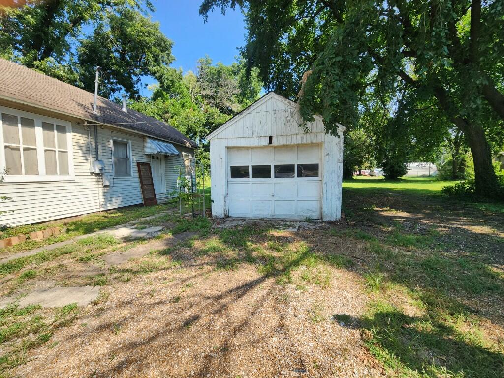 Photo 4 - Residential for sale – 311 E Franklin Street  Clinton, MO