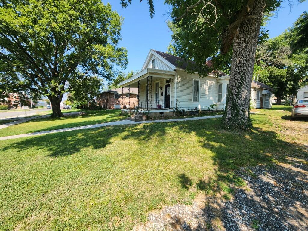 Photo 2 - Residential for sale – 311 E Franklin Street  Clinton, MO