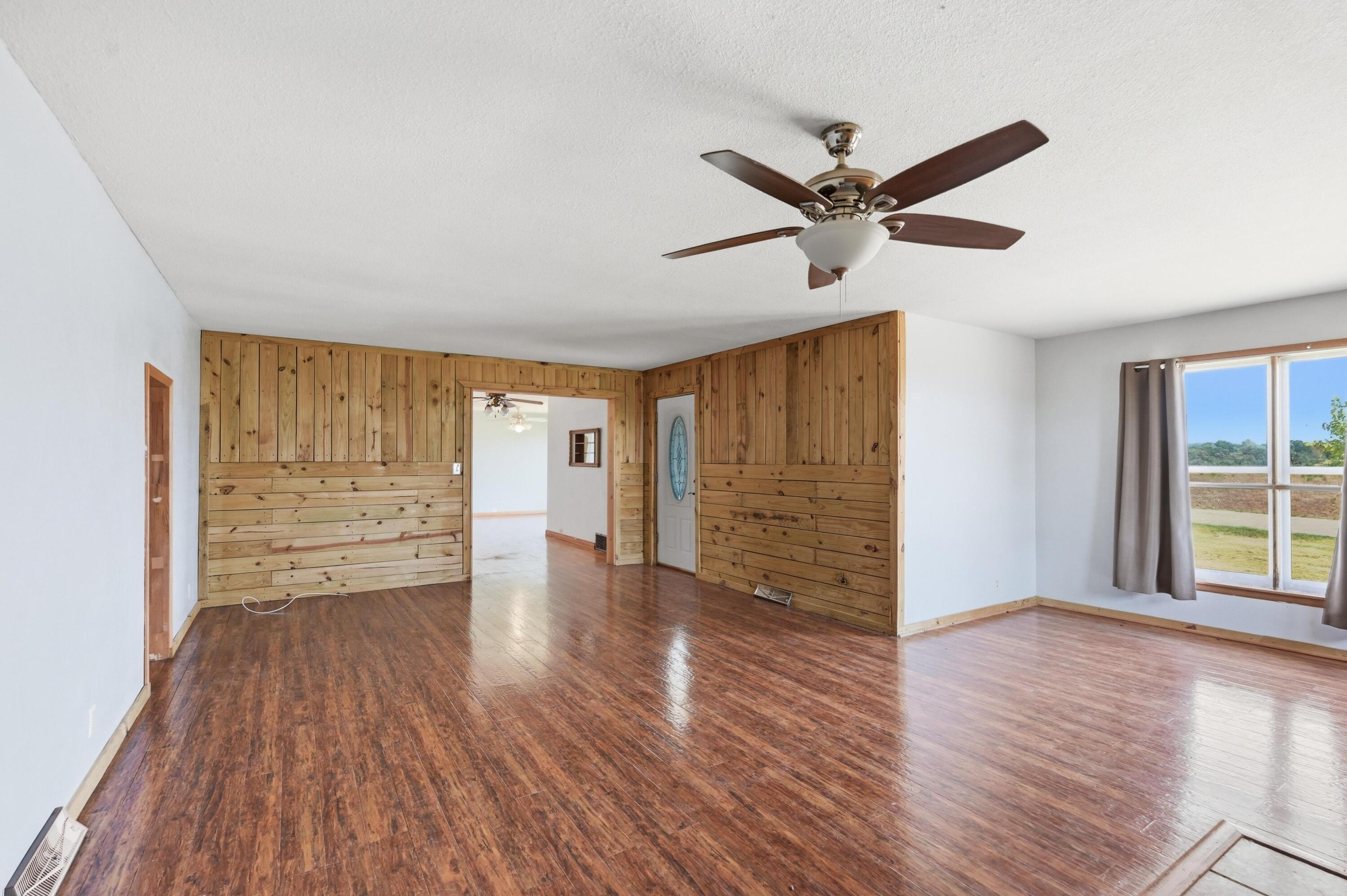 Photo 8 - Residential for sale – 219 S Roy Hill Boulevard  Goodman, MO