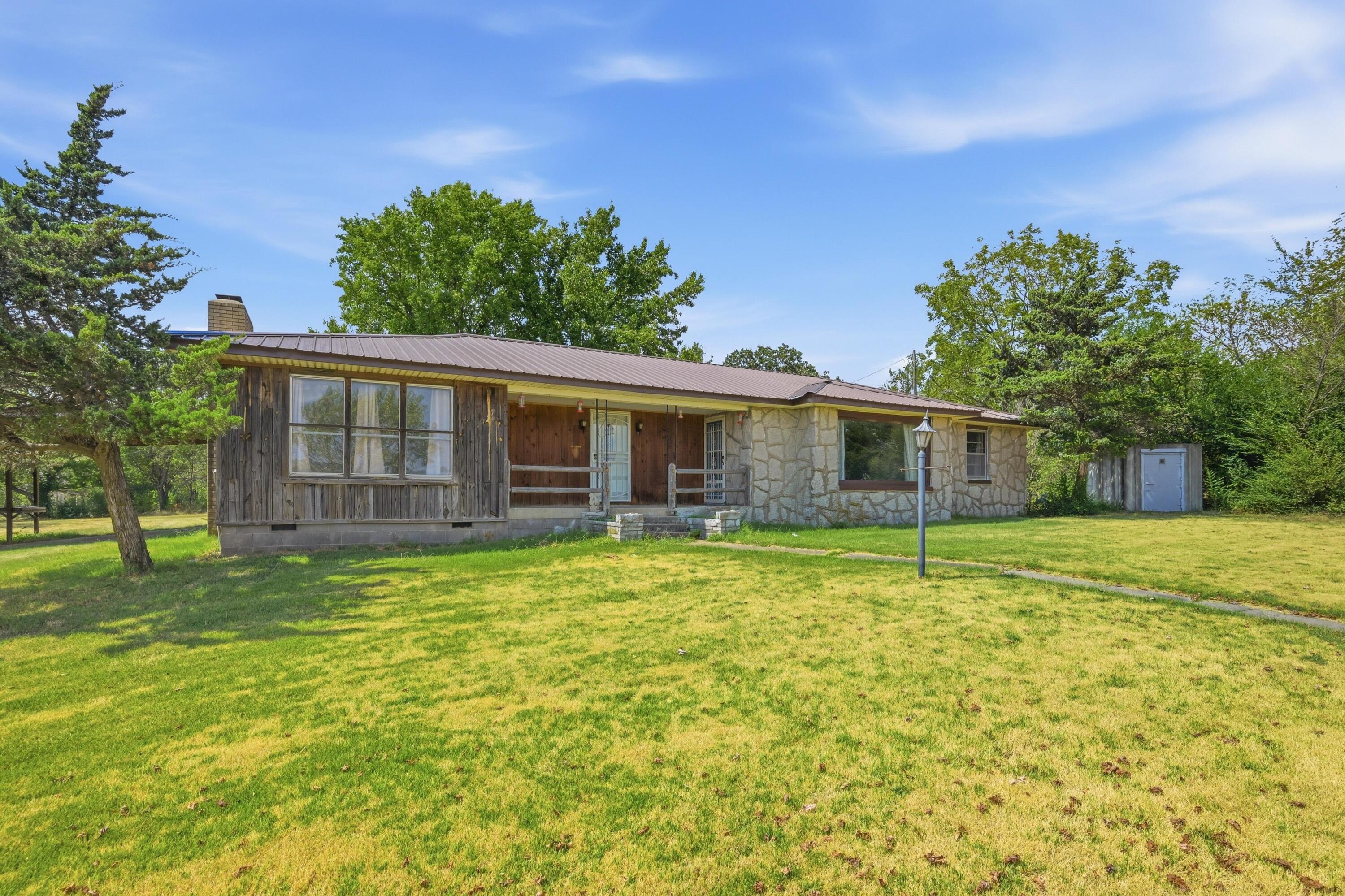 Photo 3 - Residential for sale – 219 S Roy Hill Boulevard  Goodman, MO
