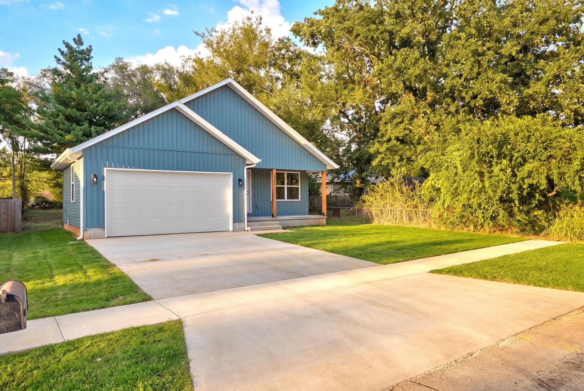 Photo 3 - Residential for sale – 3307 W Lombard Street  Springfield, MO