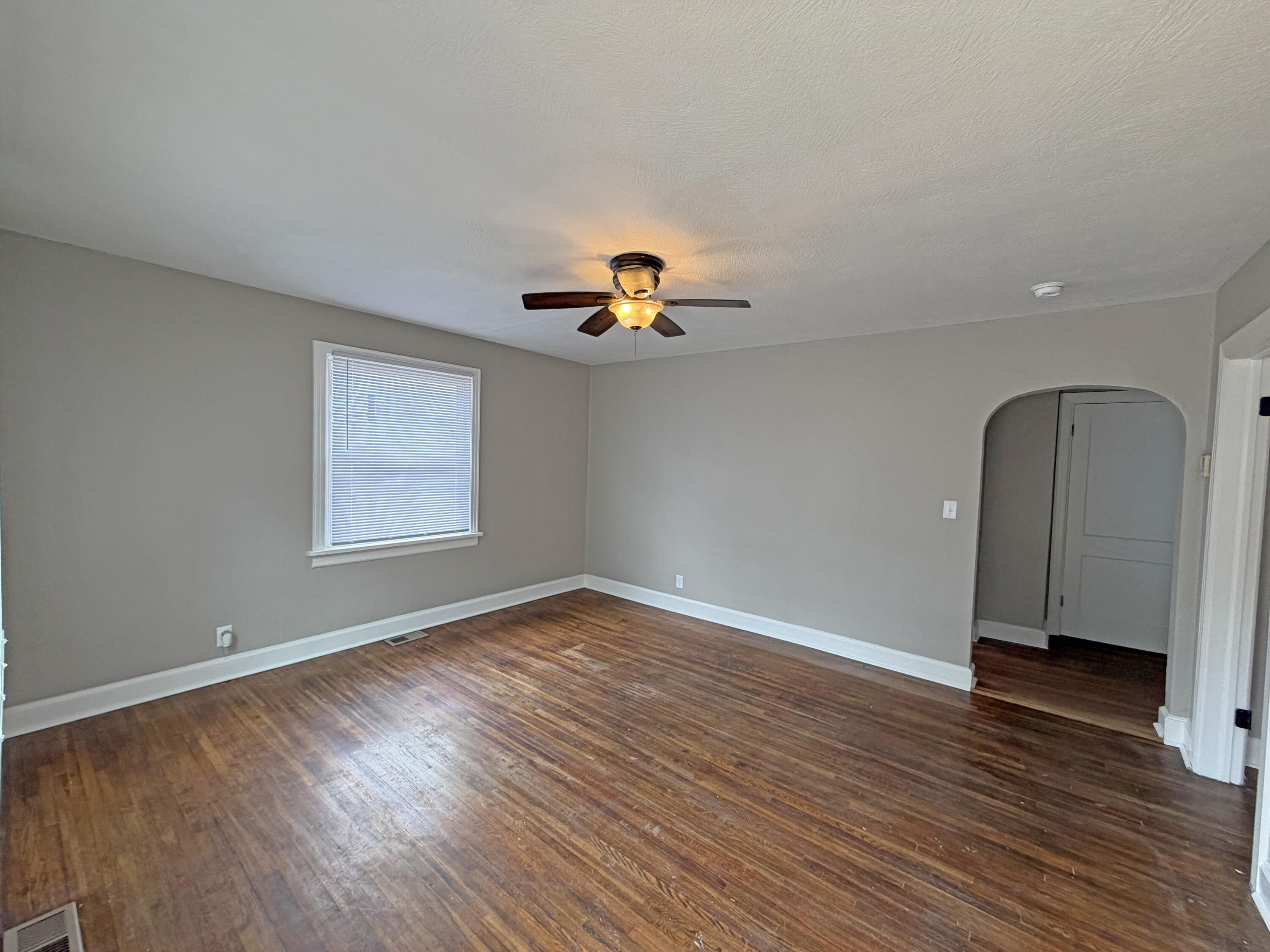 Photo 5 - Residential for sale – 2336 N Johnston Avenue  Springfield, MO