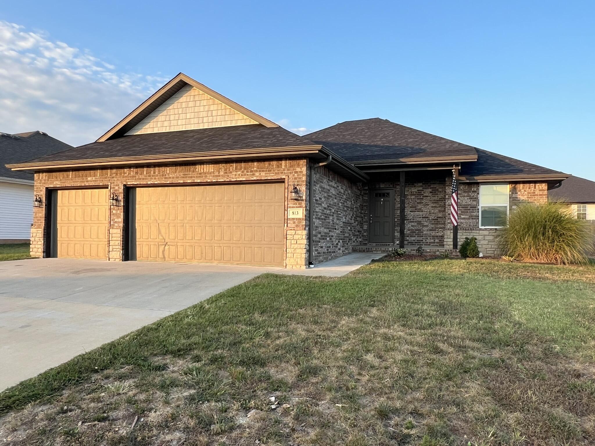 Photo 6 - Residential for sale – 813 S Ridgemont Drive  Nixa, MO