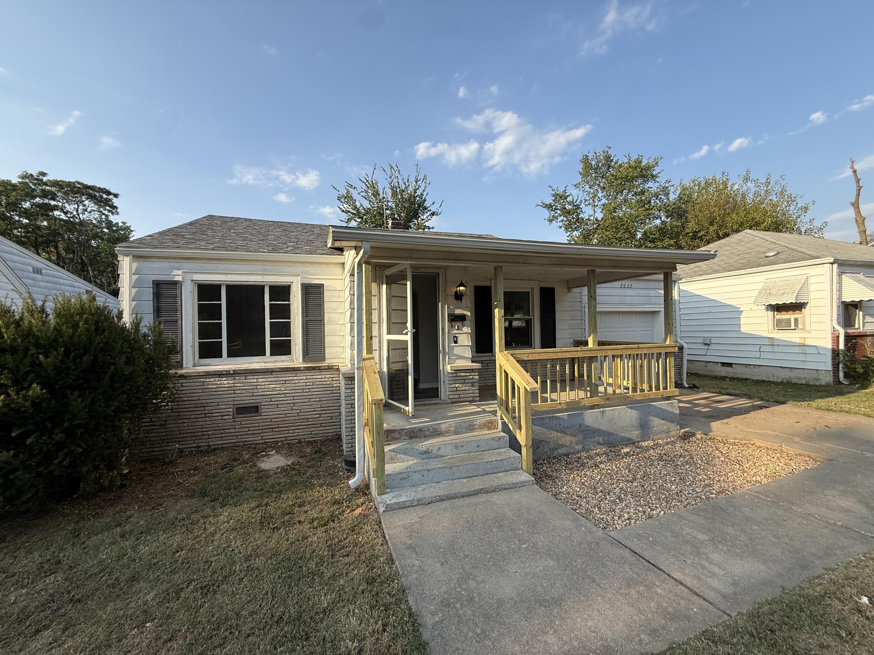 Photo 2 - Residential for sale – 2623 W Lincoln Street  Springfield, MO