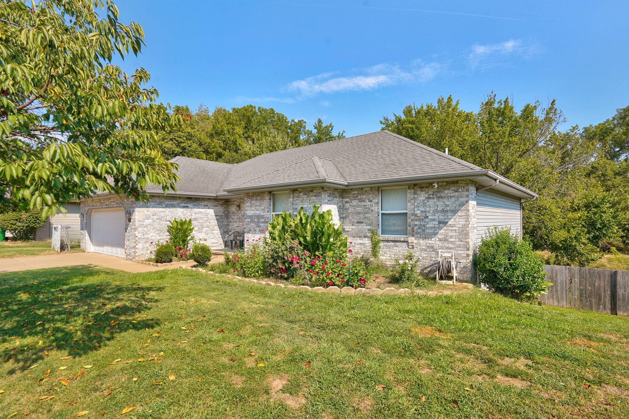 Photo 3 - Residential for sale – 3821 W Lark Street  Springfield, MO