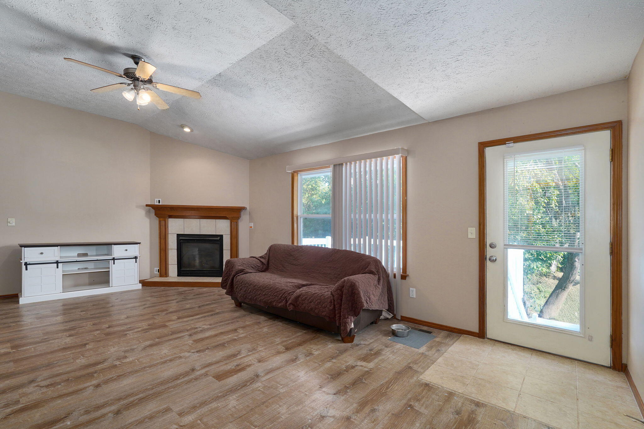 Photo 9 - Residential for sale – 3821 W Lark Street  Springfield, MO