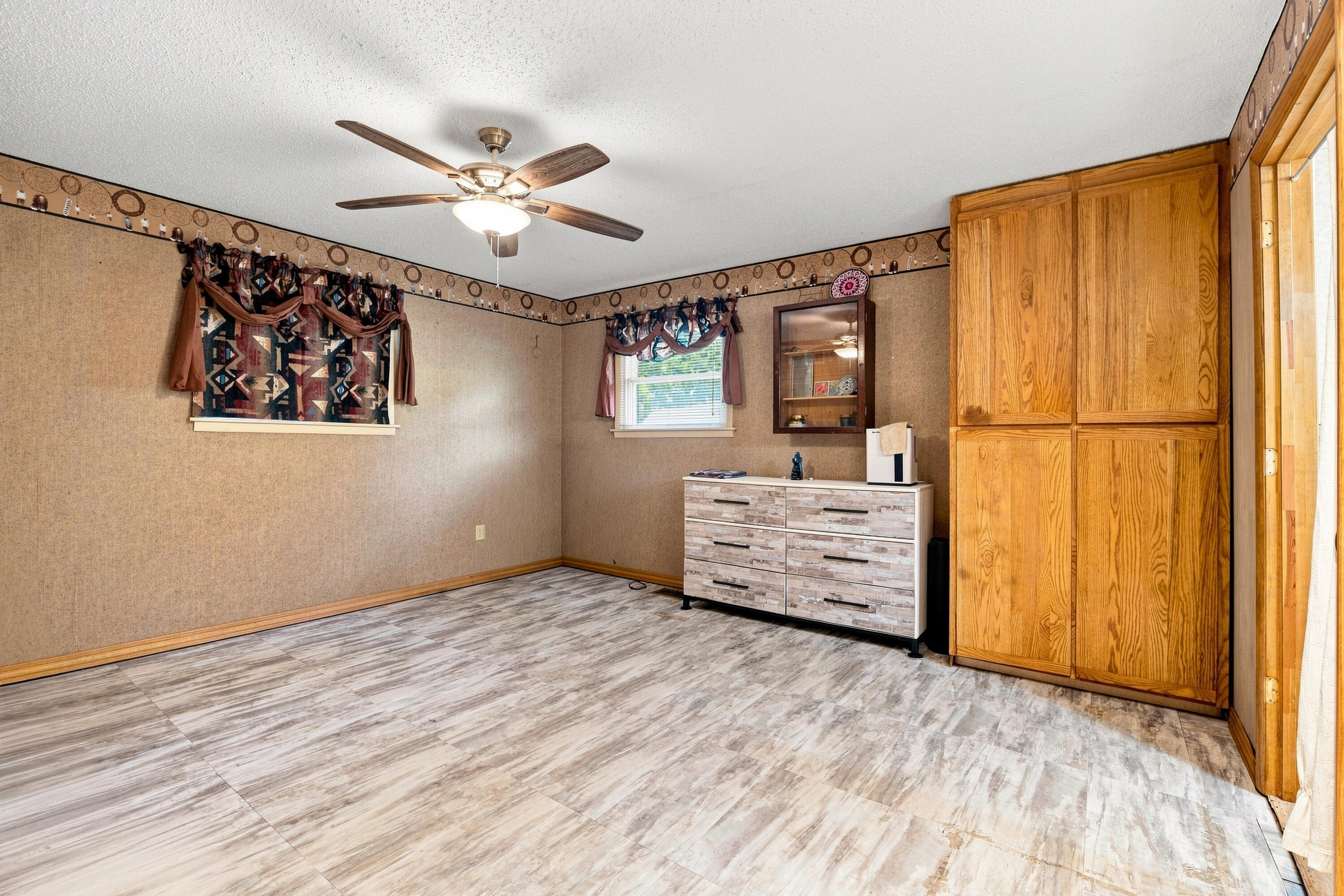 Photo 13 - Residential for sale – 606 N Pine Street  Willow Springs, MO