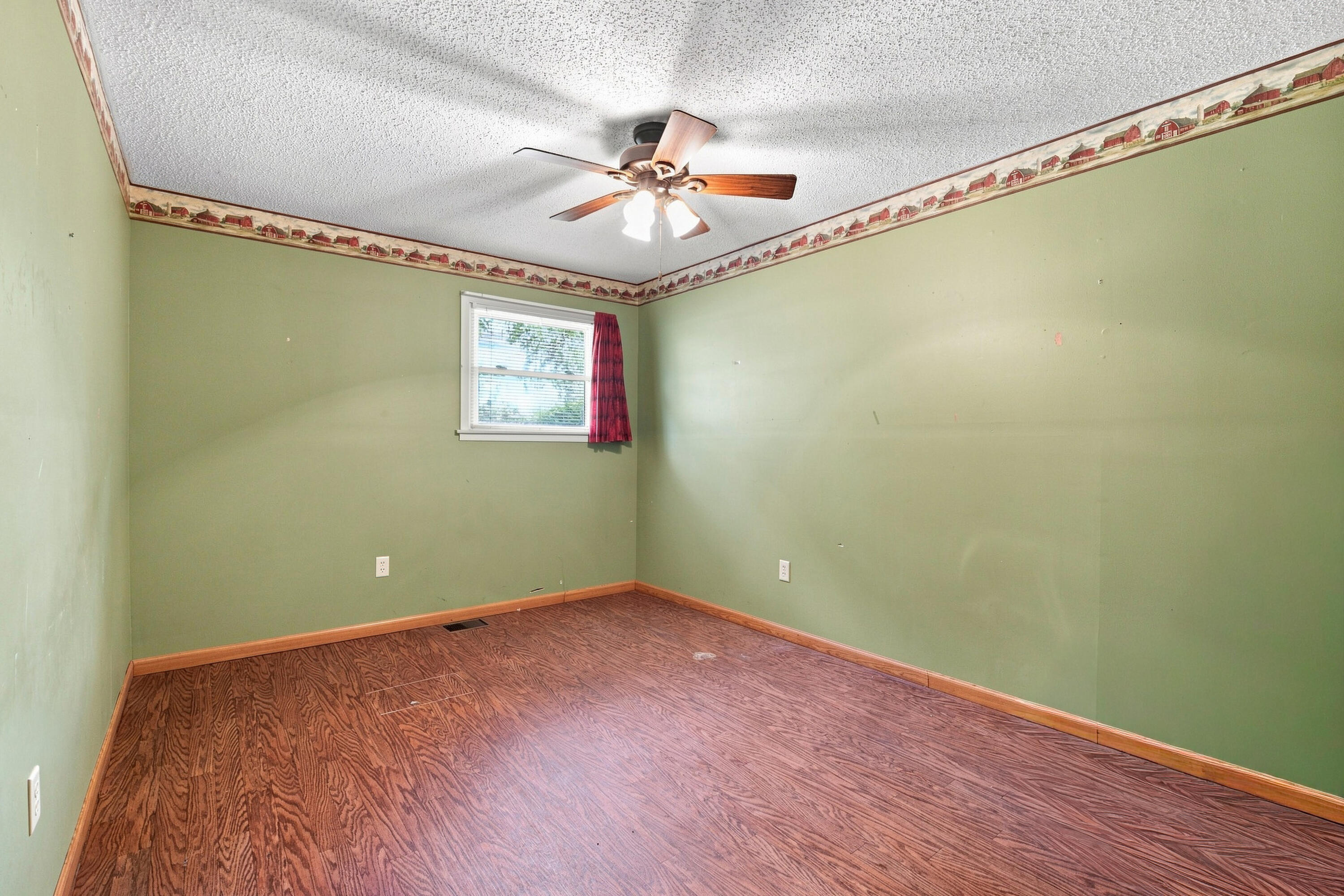 Photo 20 - Residential for sale – 606 N Pine Street  Willow Springs, MO
