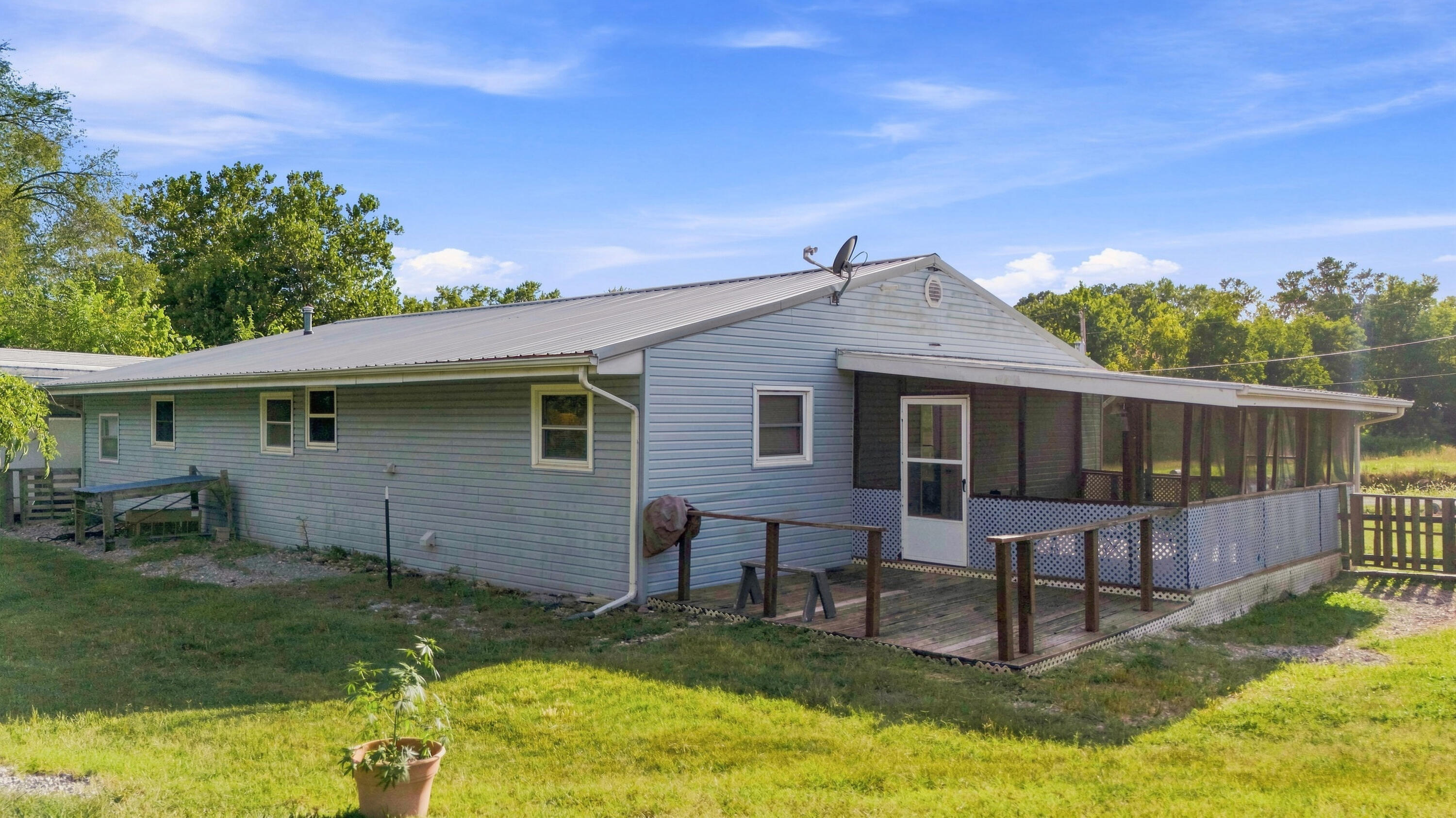 Photo 25 - Residential for sale – 606 N Pine Street  Willow Springs, MO