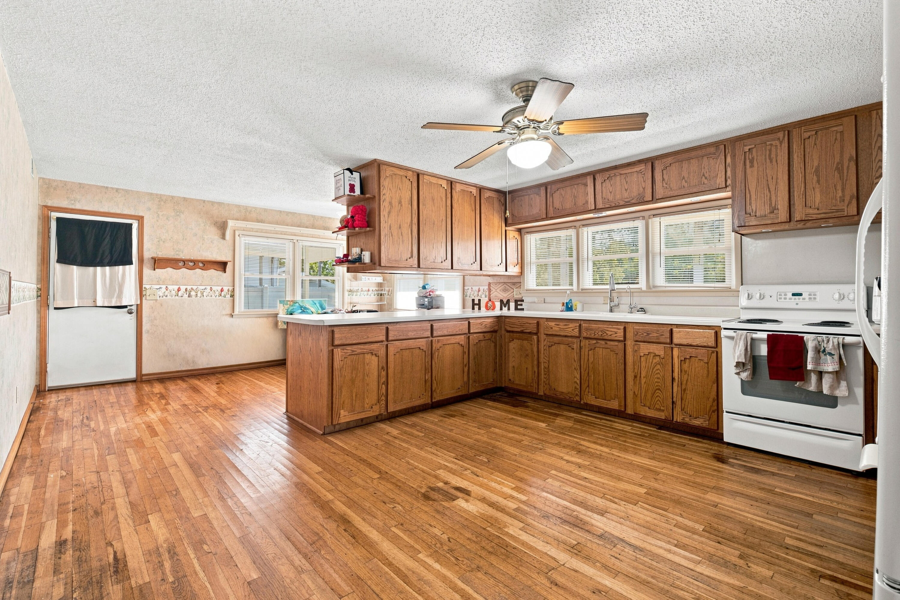 Photo 6 - Residential for sale – 606 N Pine Street  Willow Springs, MO