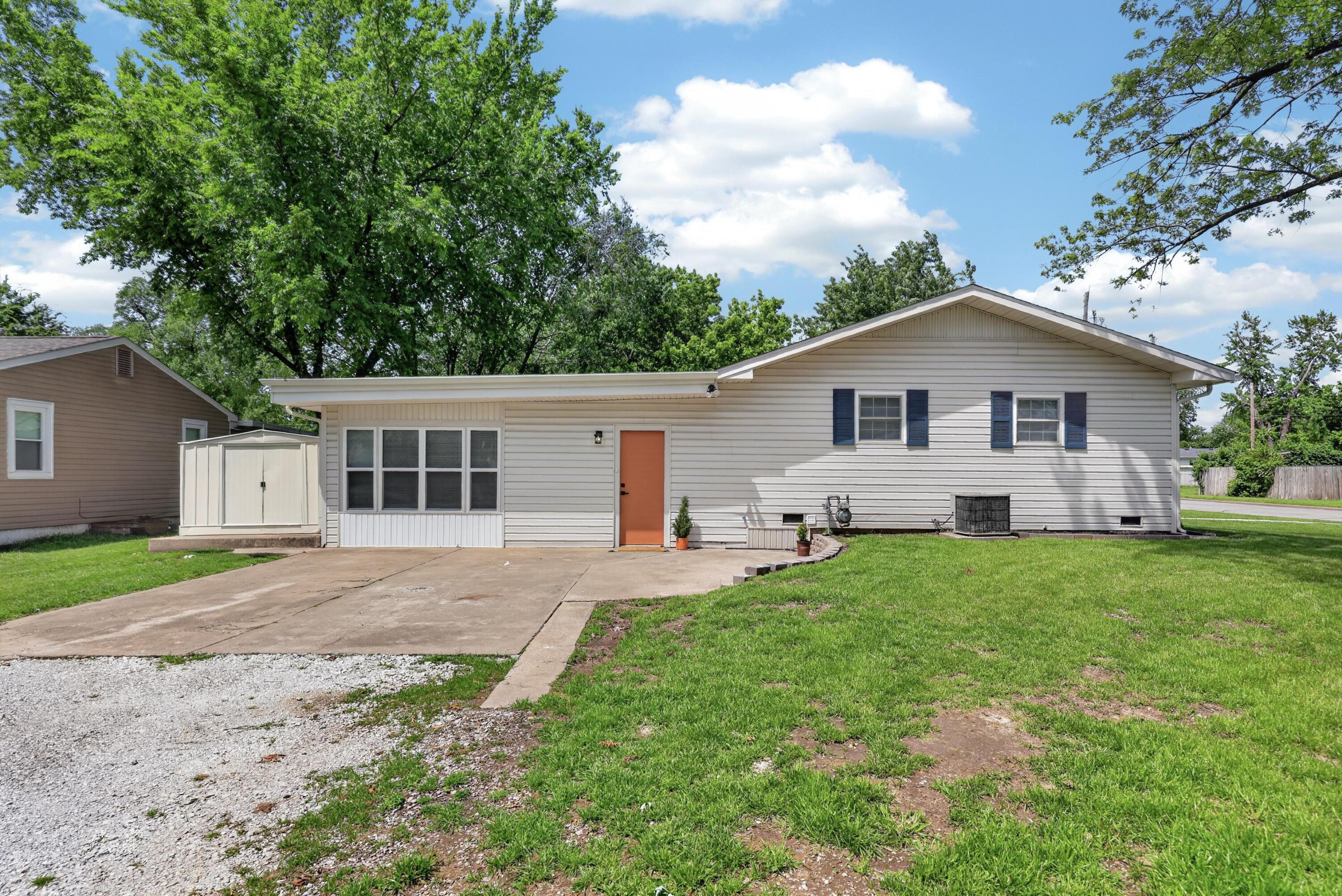 Photo 5 - Residential for sale – 2102 W 12th Street  Joplin, MO