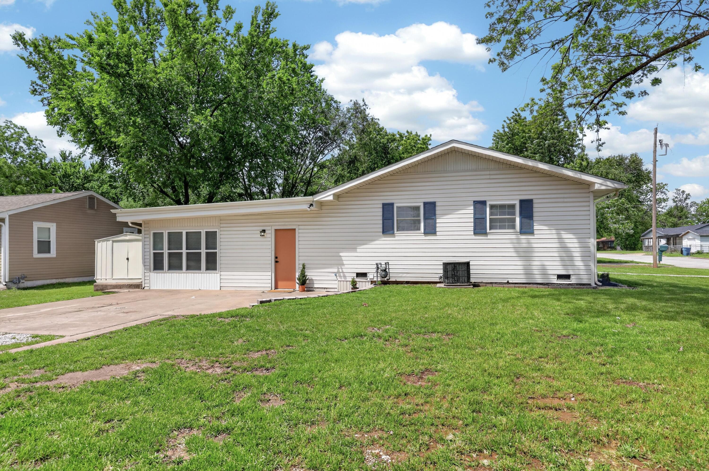 Photo 4 - Residential for sale – 2102 W 12th Street  Joplin, MO