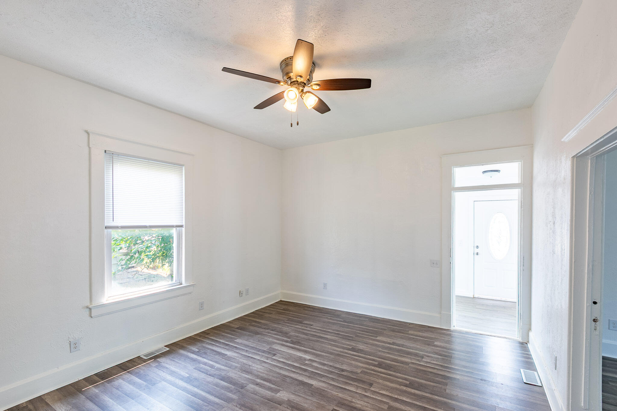 Photo 7 - Commercial Sale for sale – 2121 W College Street  Springfield, MO