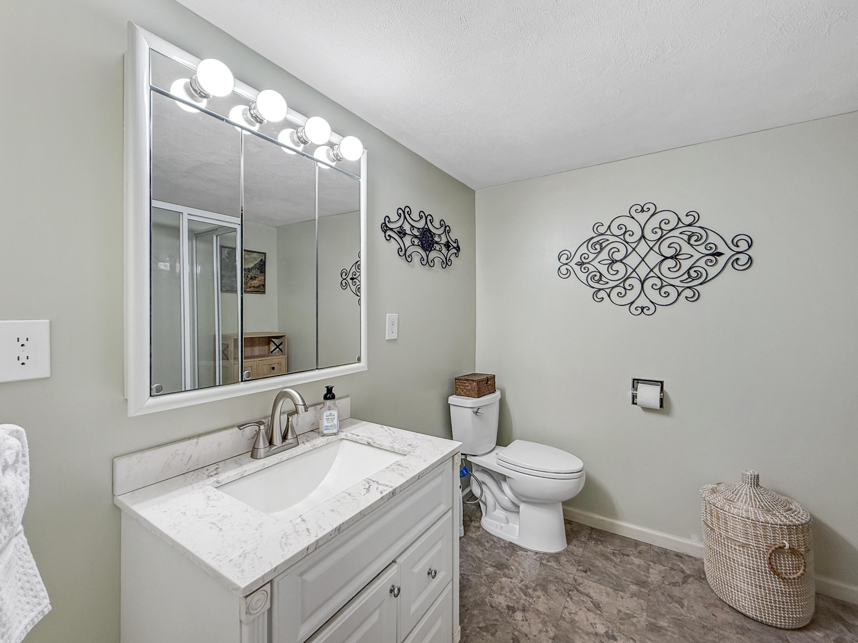 Photo 14 - Residential for sale – 1185 W Grayrock Drive  Springfield, MO
