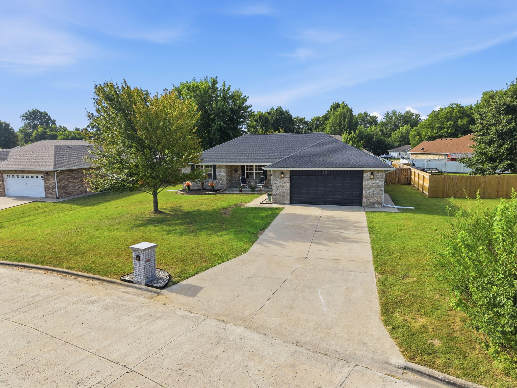 Photo 4 - Residential for sale – 630 E Summit Street  Bolivar, MO