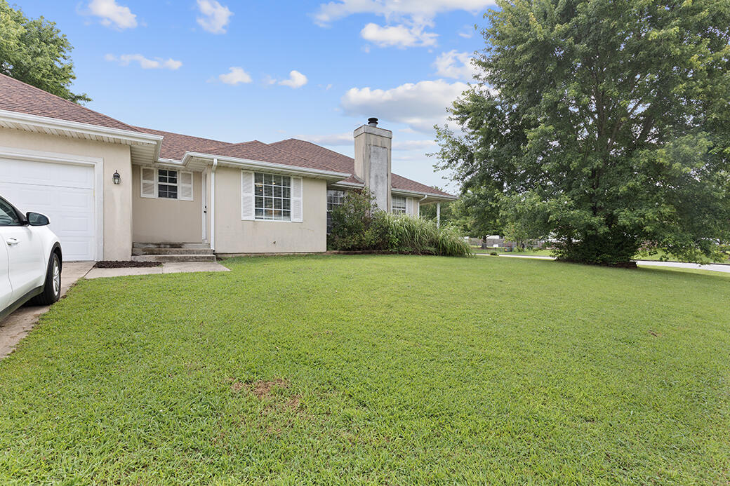 Photo 2 - Residential for sale – 705 S Whippoorwill Drive  Strafford, MO