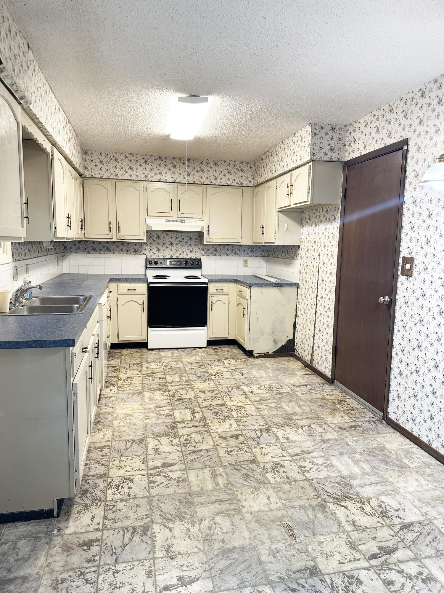 Photo 7 - Residential for sale – 5758 S Kimbrough Avenue  Springfield, MO