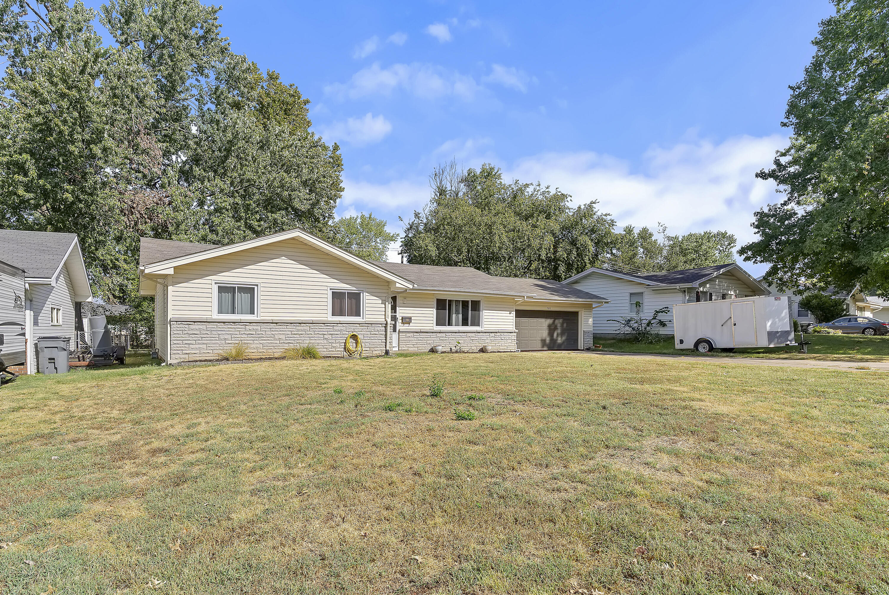 Photo 2 - Residential for sale – 701 E Edgewood Street  Springfield, MO