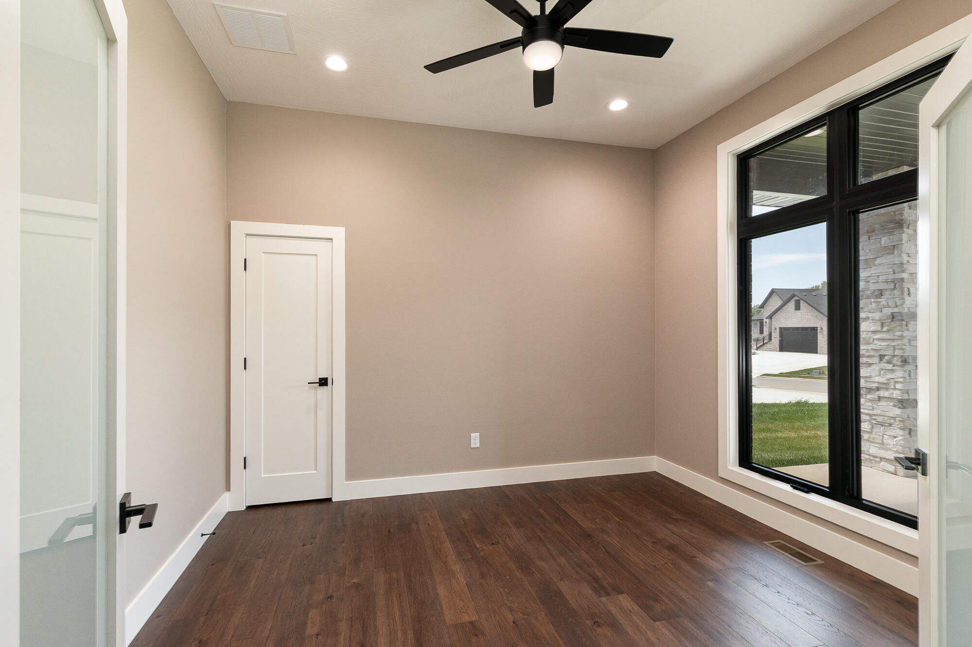 Photo 16 - Residential for sale – 2038 N Silver Charm Avenue  Springfield, MO