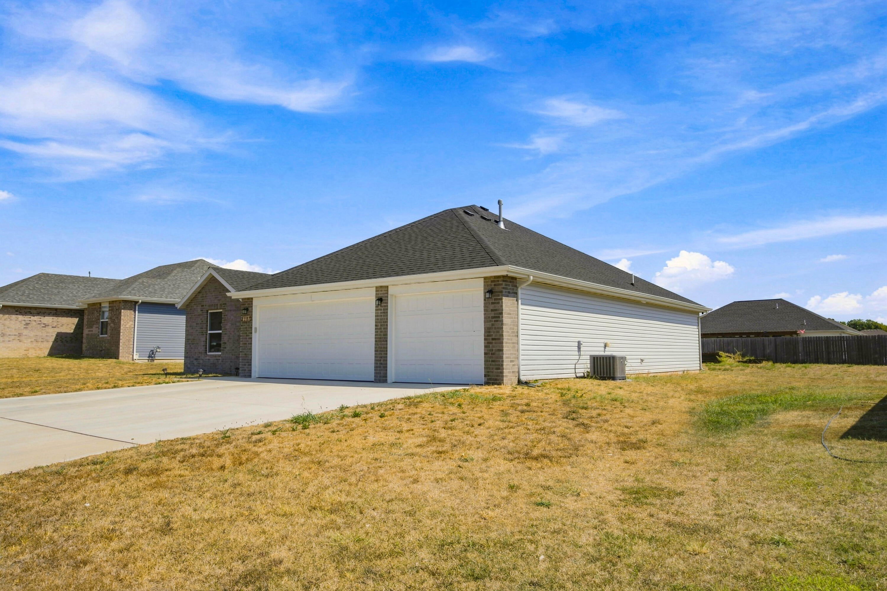 Photo 4 - Residential for sale – 1107  Abbey Avenue  Monett, MO