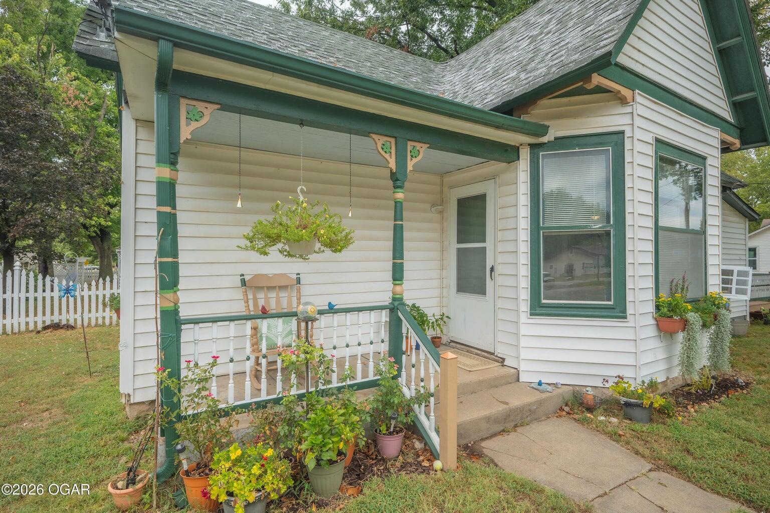 Photo 2 - Residential for sale – 303  Ottawa Street  Seneca, MO