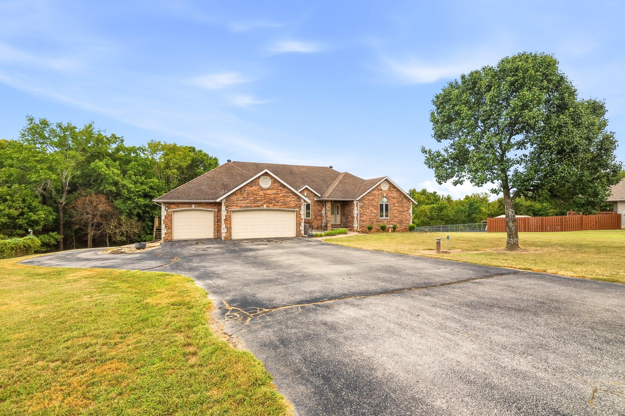 Photo 4 - Residential for sale – 1818 W Country Hill Lane  Nixa, MO