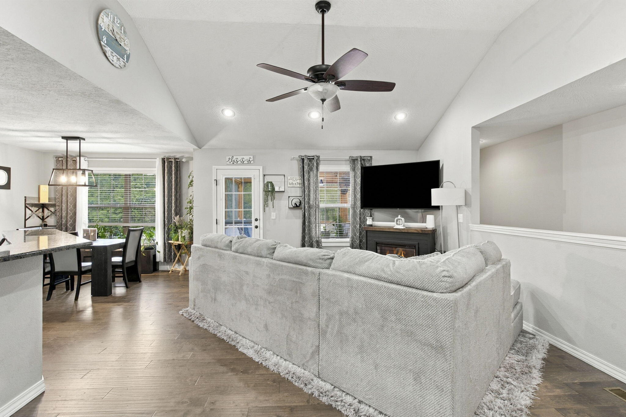Photo 4 - Residential for sale – 1807 E Costa Mesa Court  Ozark, MO