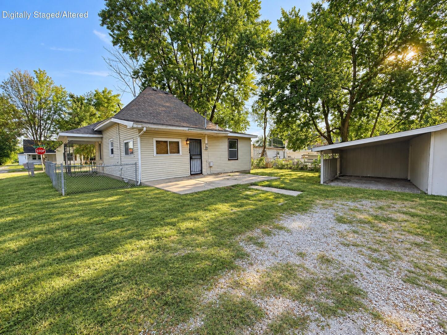 Photo 4 - Residential for sale – 1701 W Chestnut   Springfield, MO