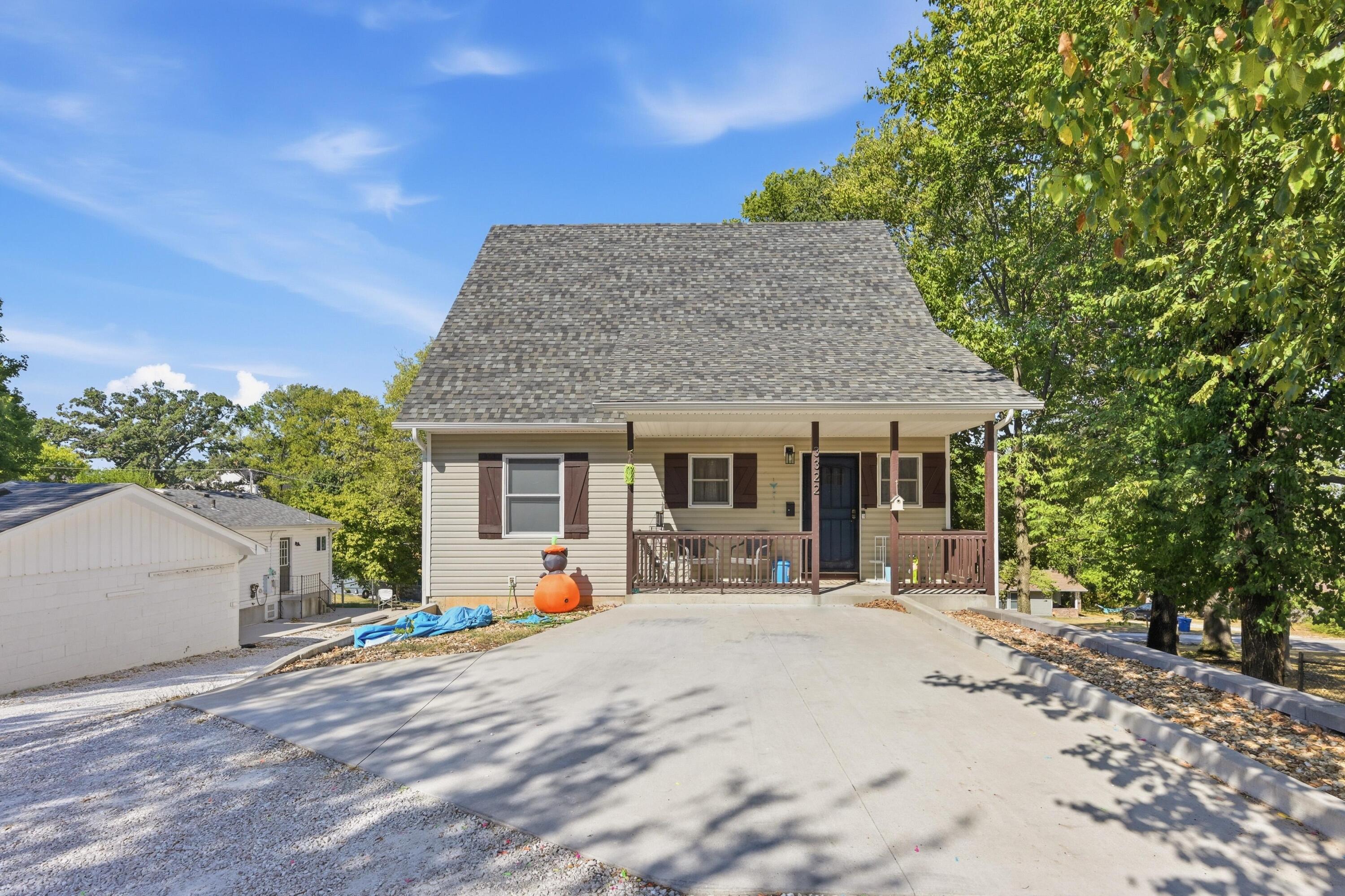 Photo 2 - Residential for sale – 3322 S Moffet Avenue  Joplin, MO