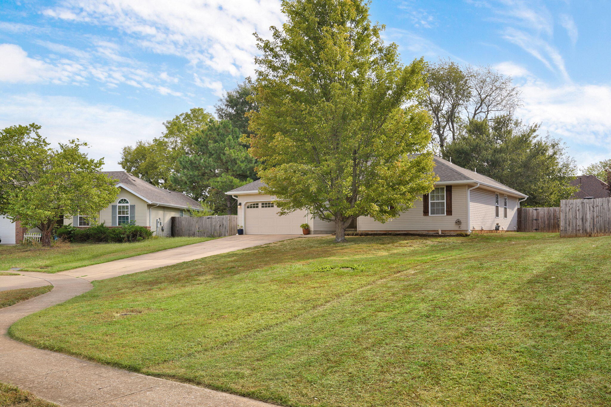 Photo 2 - Residential for sale – 1560 S Timbercreek Avenue  Springfield, MO