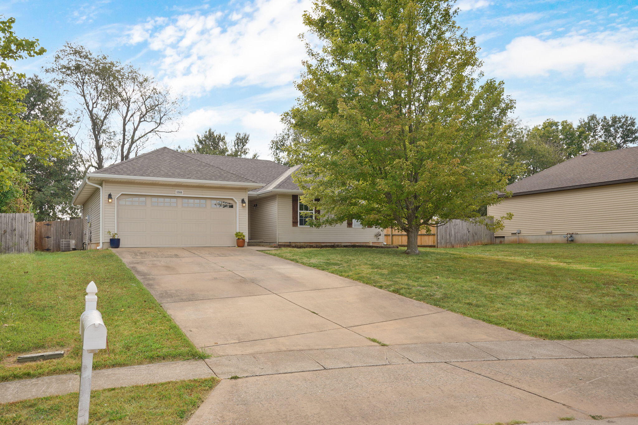 Photo 3 - Residential for sale – 1560 S Timbercreek Avenue  Springfield, MO