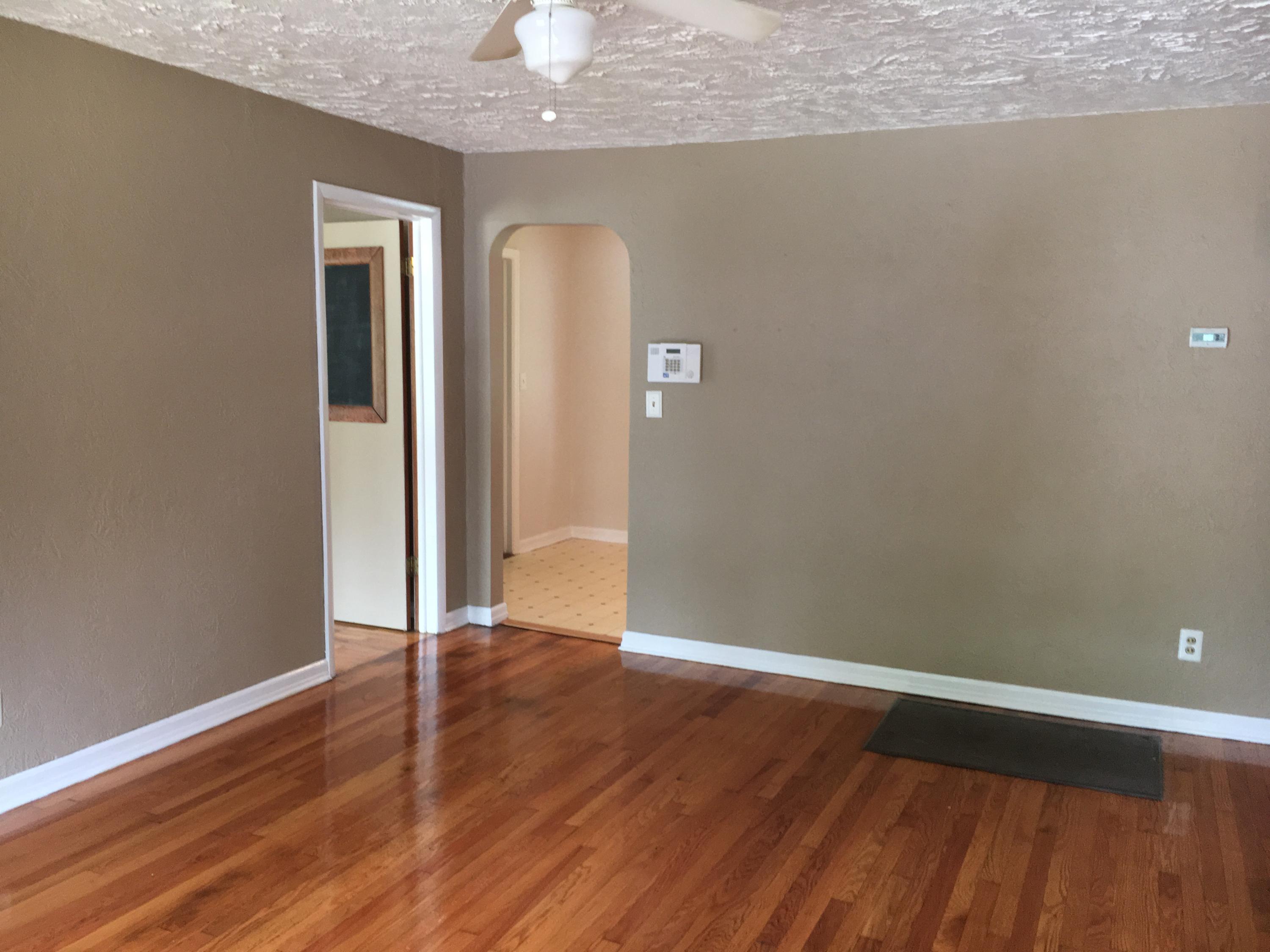 Photo 4 - Residential for sale – 1610 E Cairo Street  Springfield, MO