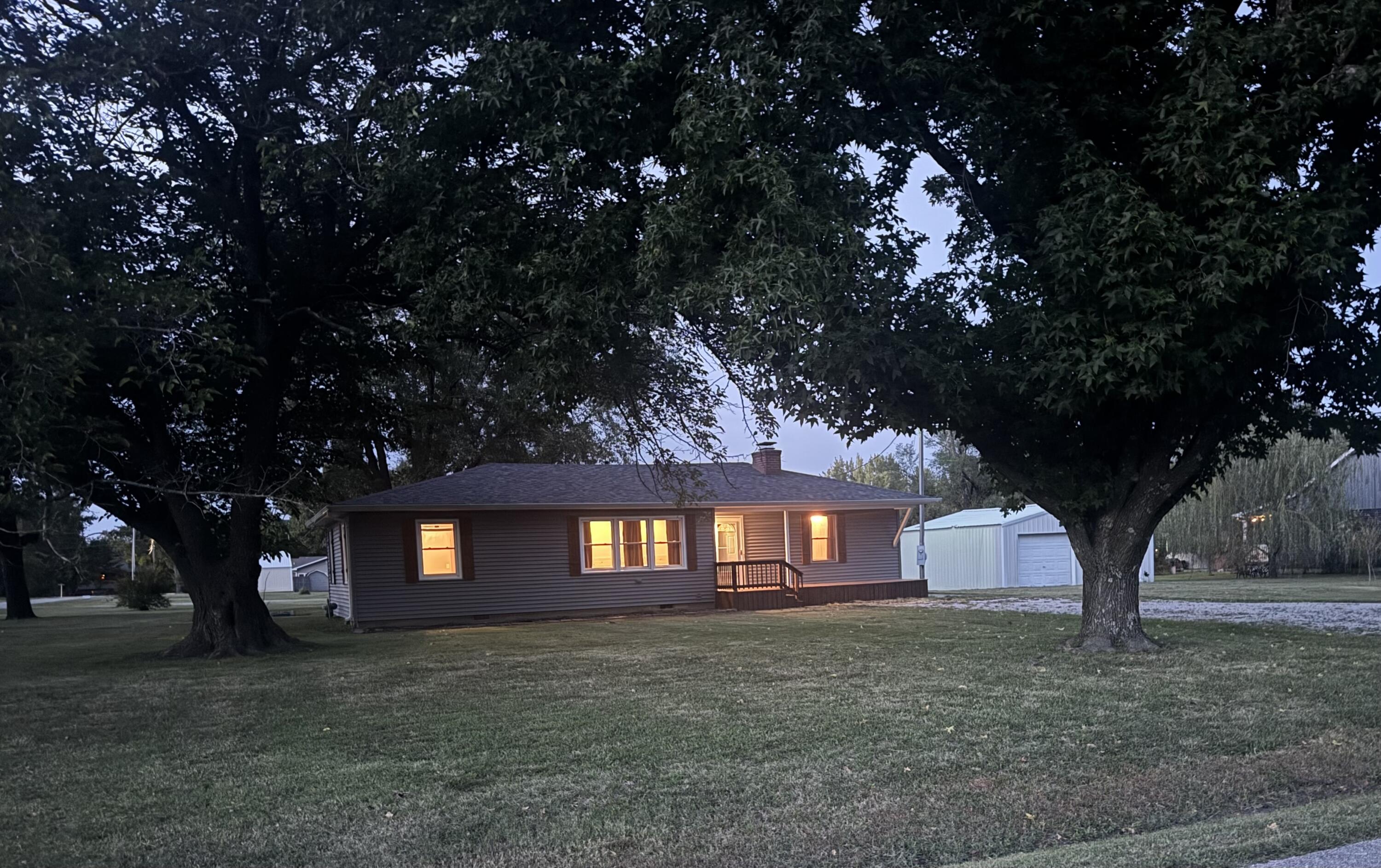 Photo 15 - Residential for sale – 1001 E Airport Road  El Dorado Springs, MO