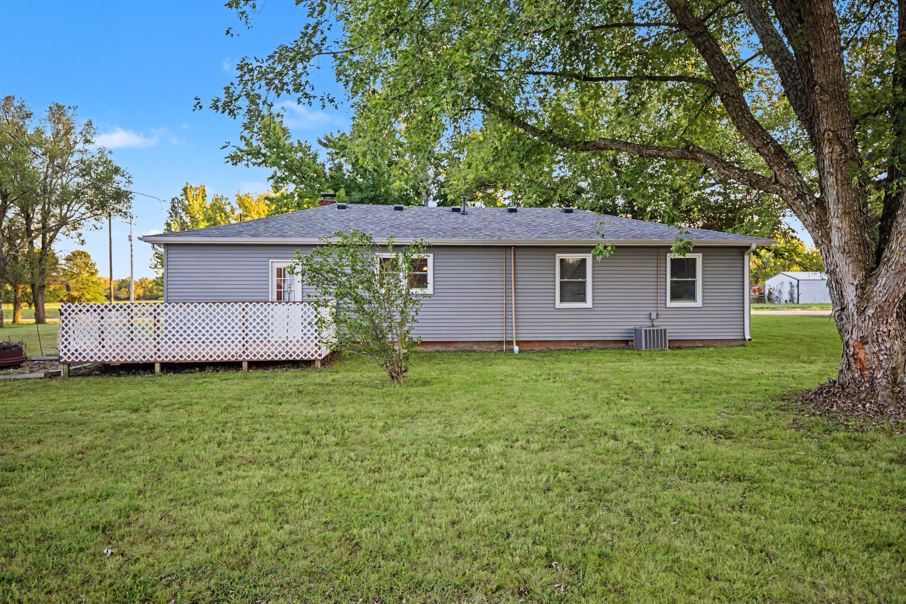 Photo 29 - Residential for sale – 1001 E Airport Road  El Dorado Springs, MO