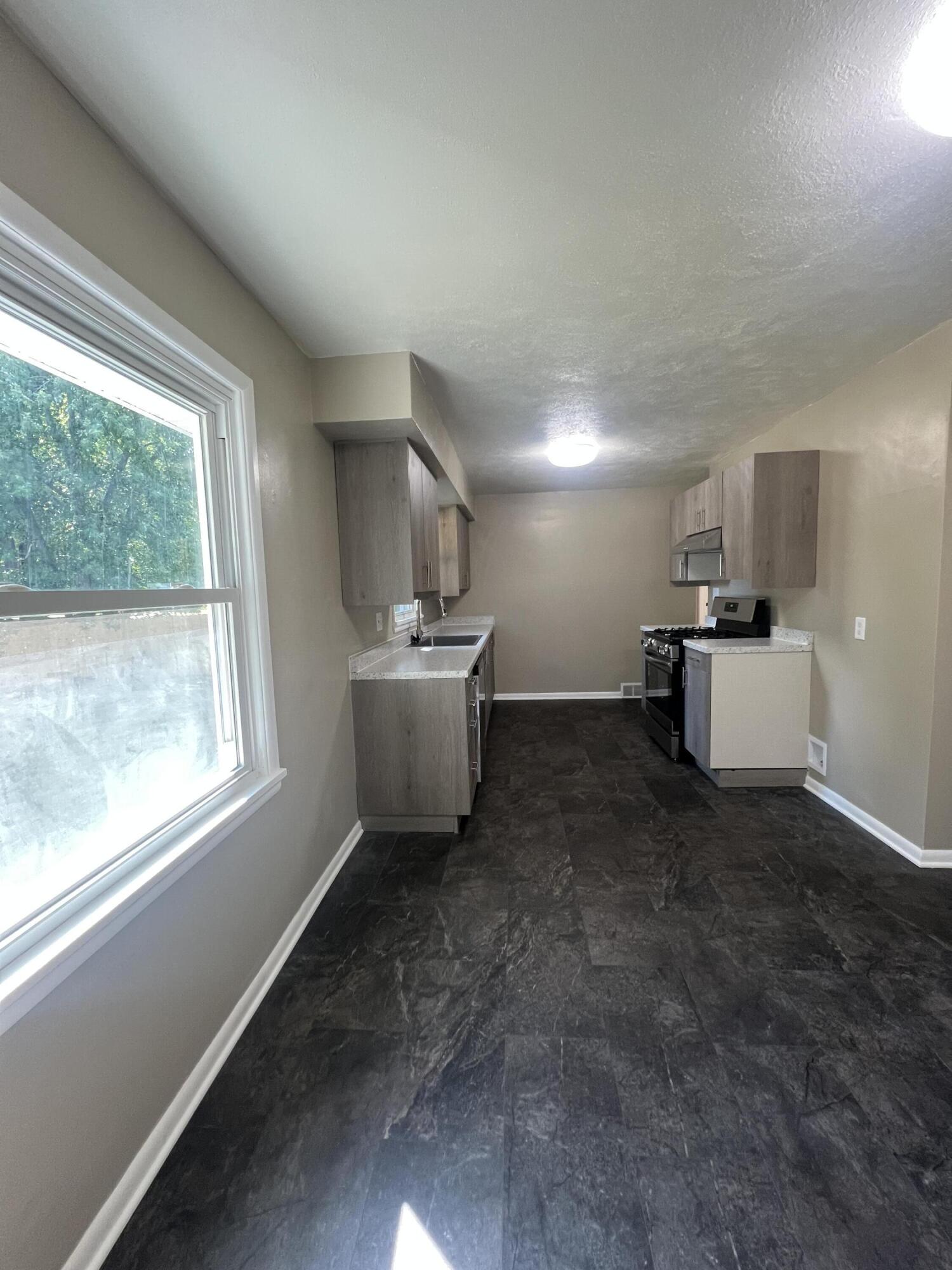 Photo 8 - Residential for sale – 1732 S Lancaster   Springfield, MO