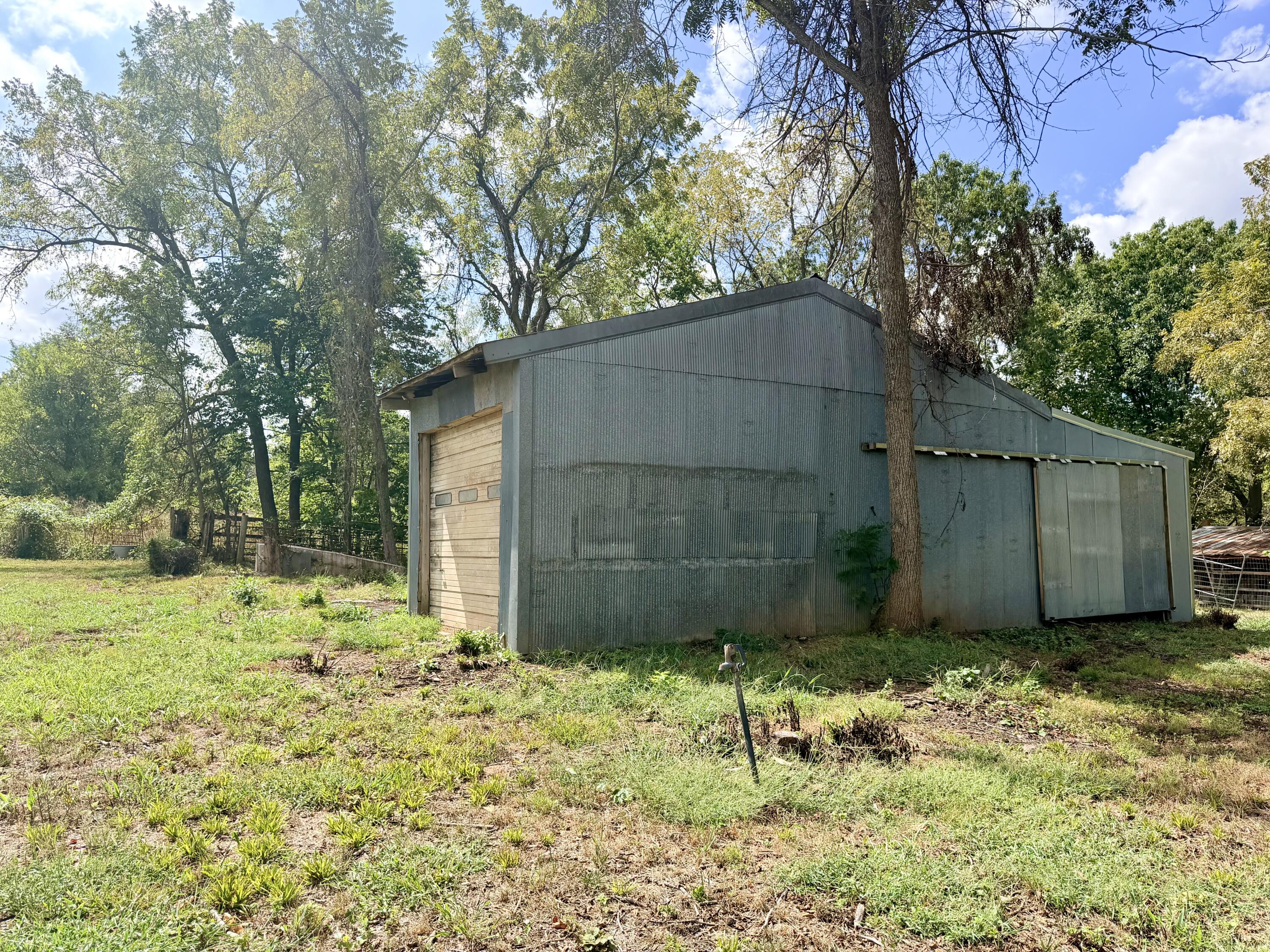 Photo 4 - Residential for sale – 428 N Dade 171   Greenfield, MO