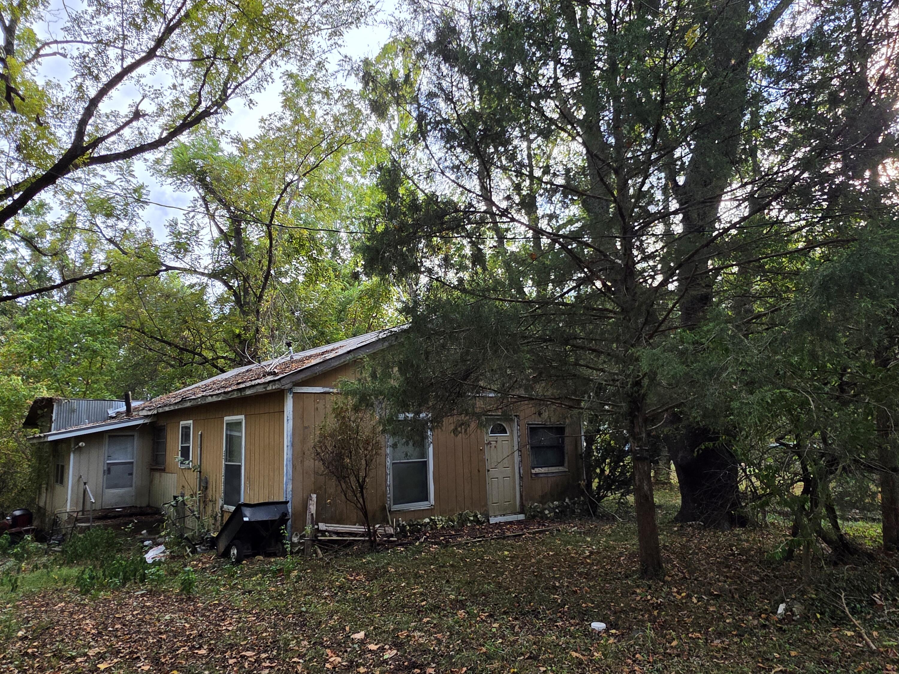 Land for sale – 707  Washington Avenue  Crane, MO