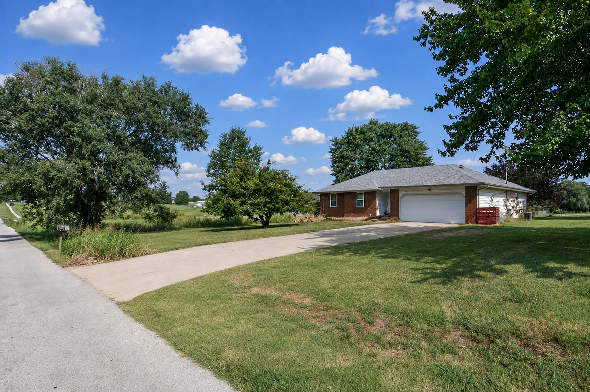 Residential for sale – 221 E New Melville Road  Willard, MO