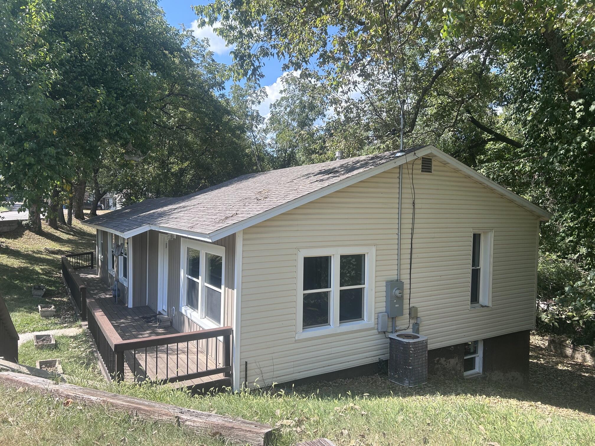 Photo 4 - Residential for sale – 311 E Jackson Street  Ozark, MO